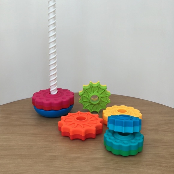 Fat Brain Toys SpinAgain - Corkscrew Stacking Tower - Picture 2 of 6